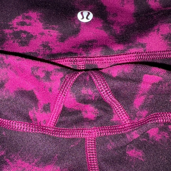 Lululemon | Women's Wunder Under Crop II | Size 4 - Picture 3 of 5